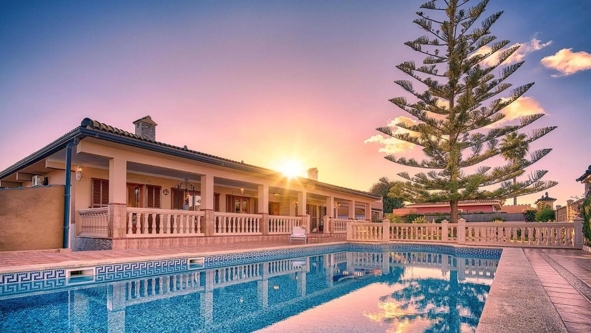 Ferienhaus Mit Privatpool Fuer 6 Personen Ca 300 Qm In Badia Grand, Mallorca Suedkueste Von Mallorca 루크마호르 0*,  스페인